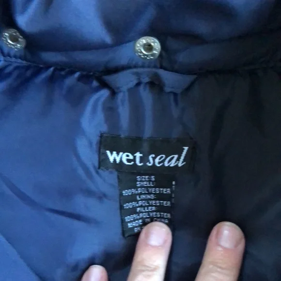 Wet Seal Navy Quilted Hooded Puffer Vest with Faux Fur Trim - Picture 3 of 6